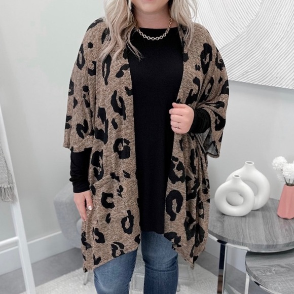 Bees on River Animal print cardigan - Picture 1 of 7